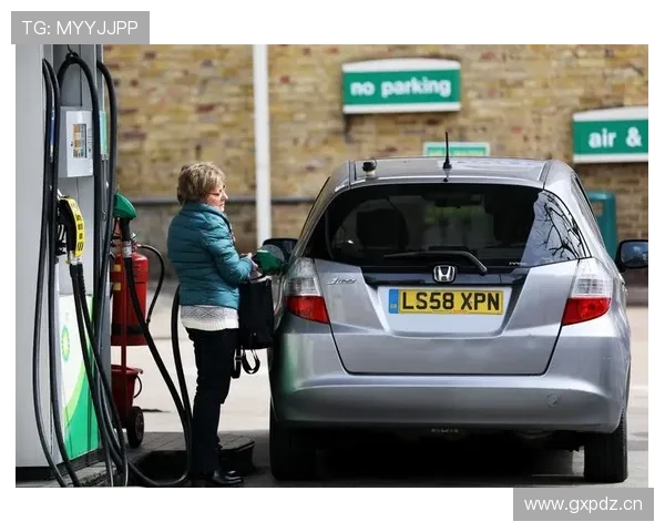 瓦伦西亚保级风险持续显现,近期表现波动加剧生存压力 瓦伦西亚保级风险持续显现,近期表现波动加剧生存压力