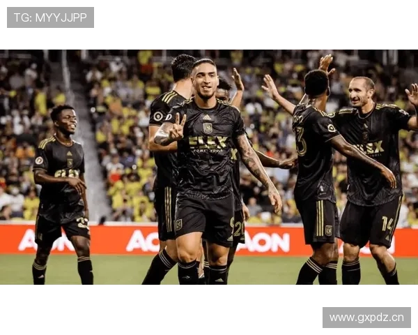 多特蒙德攻防转换问题持续影响稳定性，防守体系调整成赛季走势关键