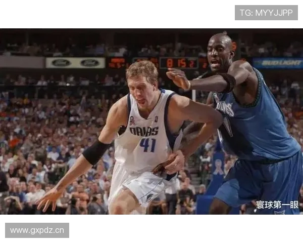 诺维茨基无球拉开，迫使换防改写内线结构