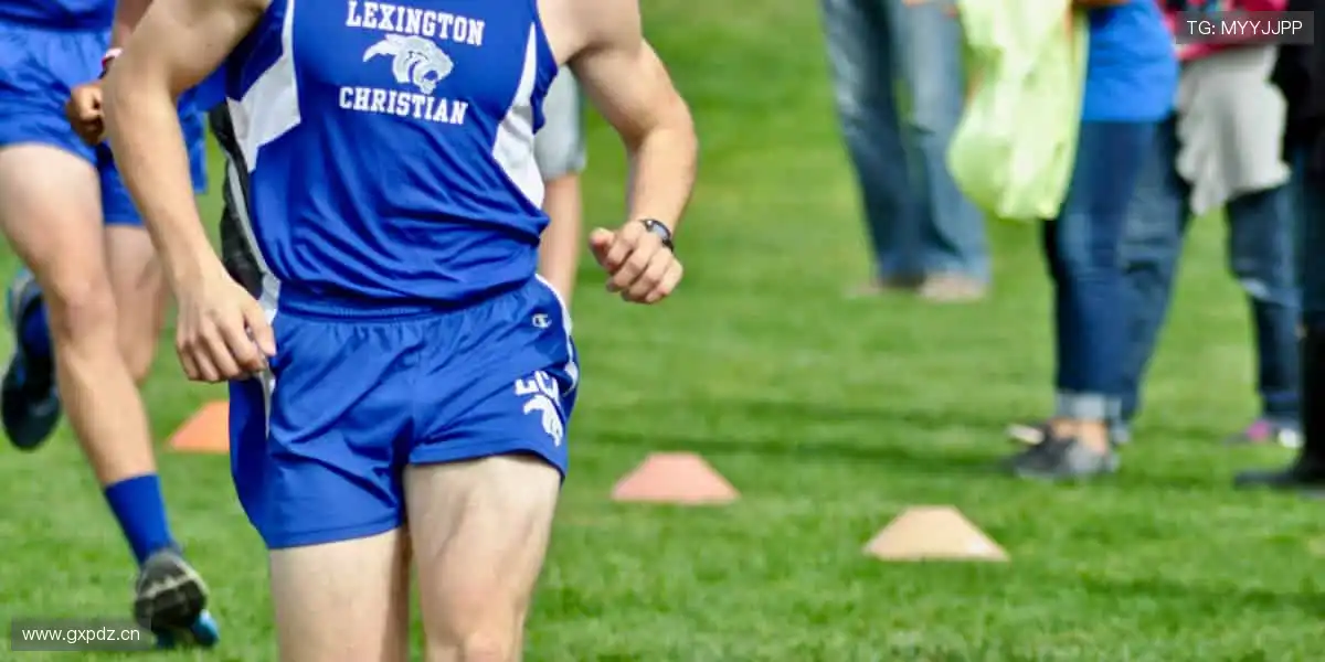 👟潮流周边，让运动与时尚完美碰撞！